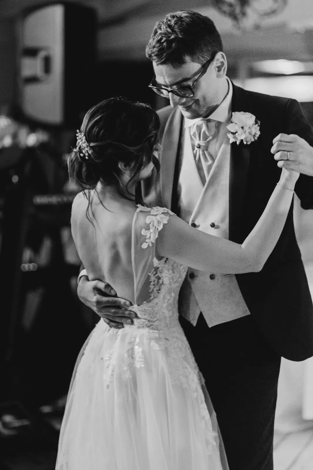 Martina daniele wedding celebration guests dancing