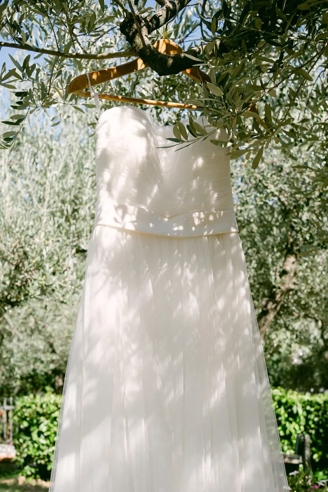 Wedding dress preparation abbazia san pietro valle umbria