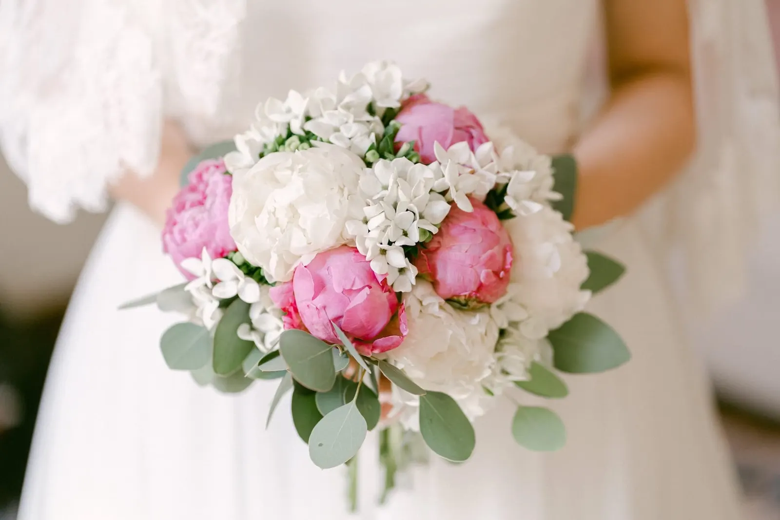 Wedding flowers bouquet abbazia san pietro valle