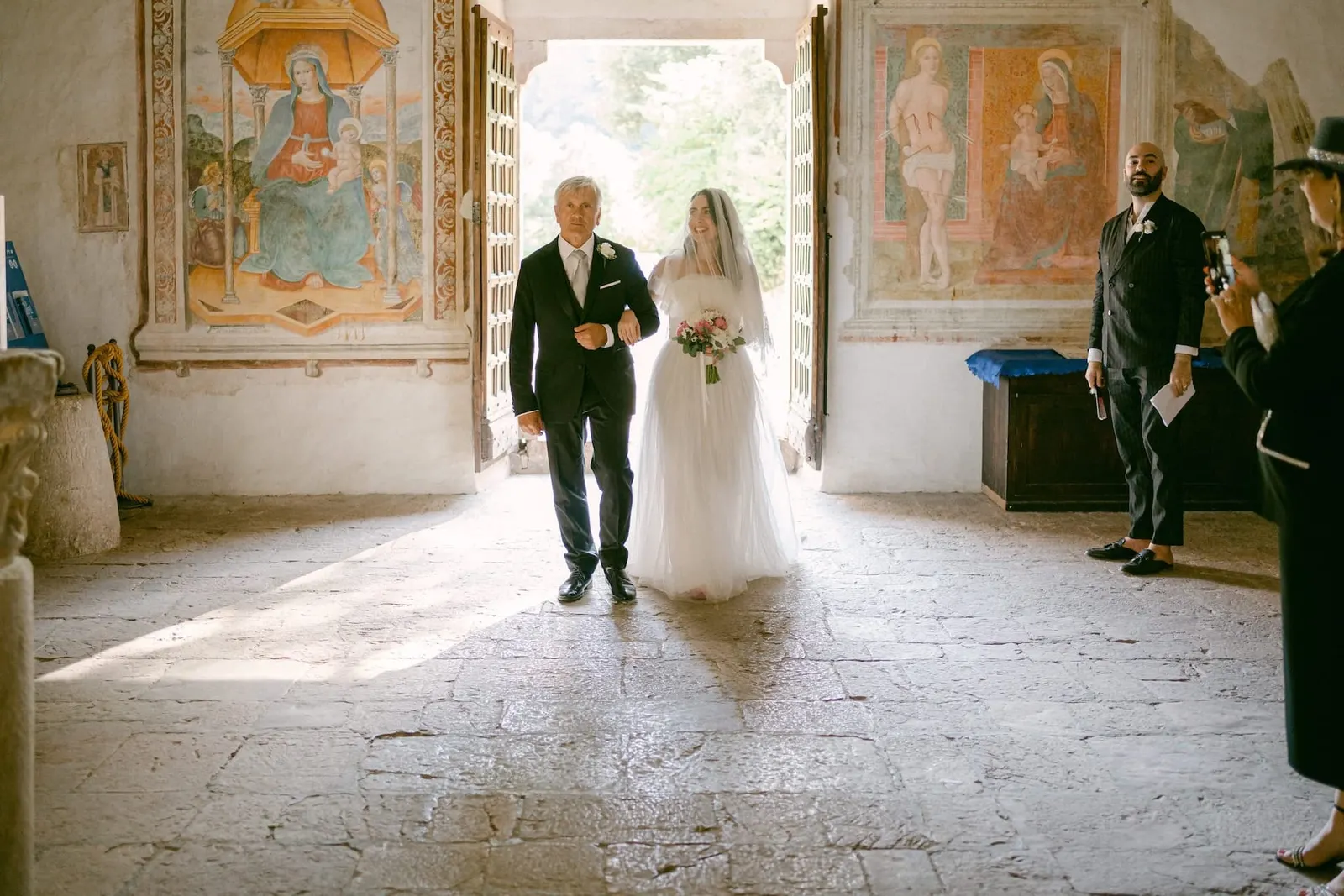 Wedding ceremony aisle abbazia san pietro valle