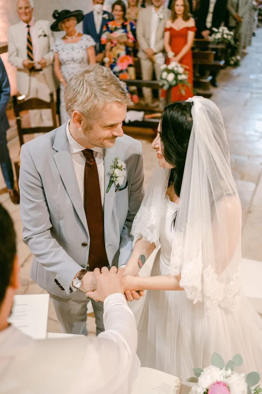 Couple romantic moment during celebration abbazia san pietro valle