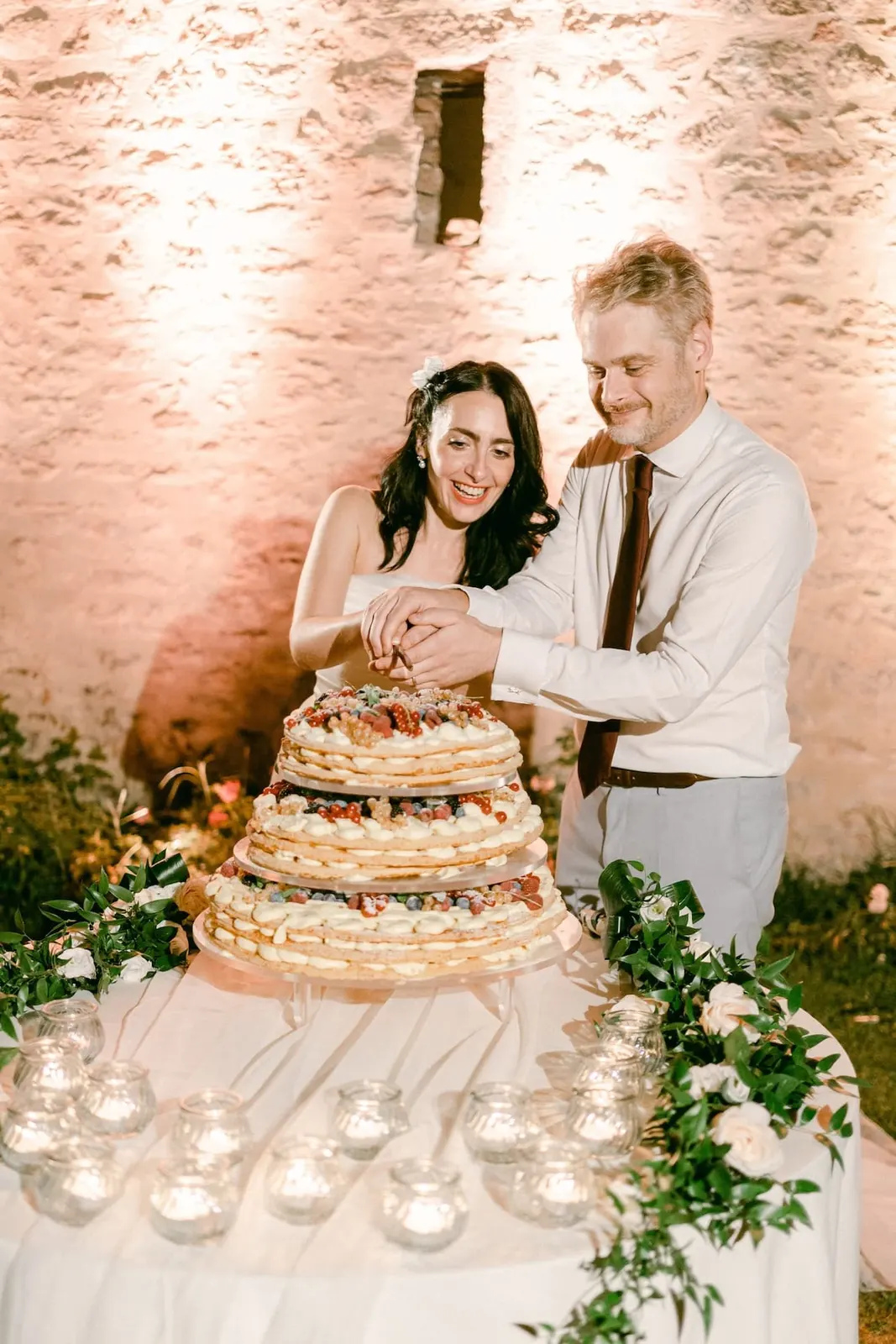 Couple reception moment san pietro valle abbey